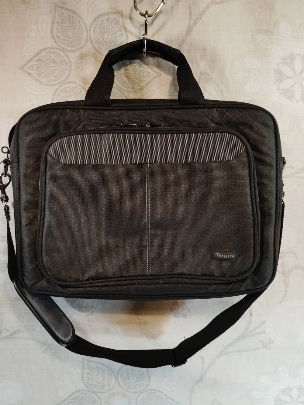Targus Black Business Laptop Messenger,Brifcase Bag with Shoulder Strap